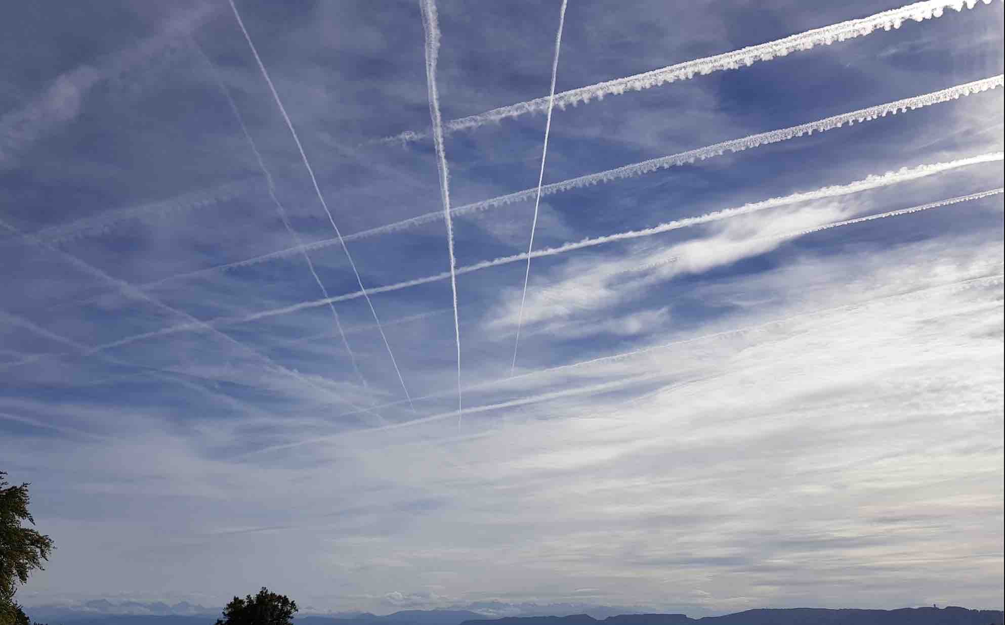 contrails